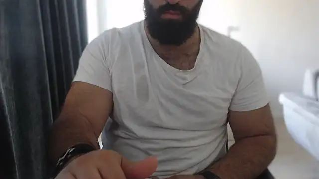Snapshot of hugemachohandsome chatting on 09-20-25, 06:58 hugemachohandsome online show from 09-20-25, 06:58