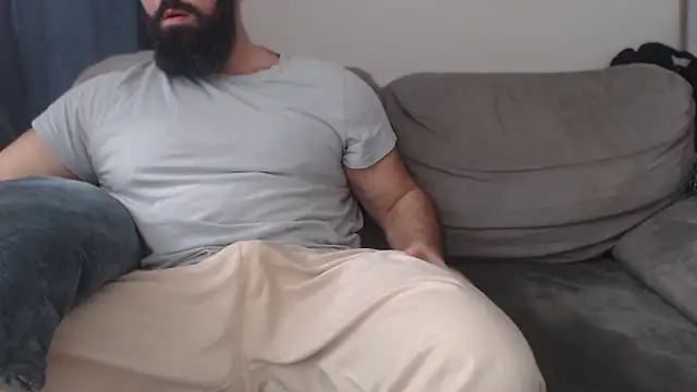 hugemachohandsome online show from 02-10-26, 12:09