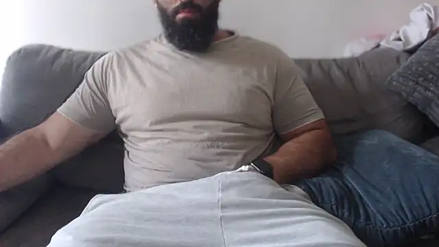 Snapshot of hugemachohandsome chatting on 06-27-26, 06:51 hugemachohandsome online show from 06-27-26, 06:51