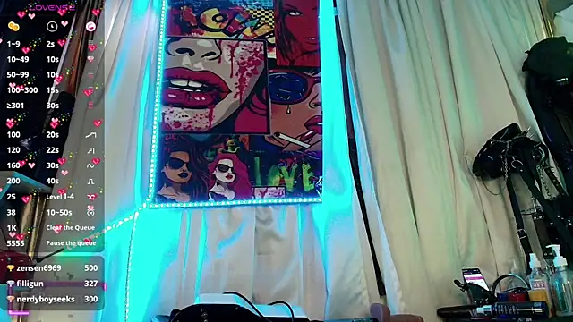 Snapshot of LatexDevil_Blondie chatting on 03-04-25, 10:49 LatexDevil Blondie online show from 03-04-25, 10:49