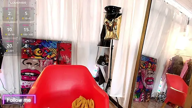 Snapshot of LatexDevil_Blondie chatting on 12-15-25, 06:34 LatexDevil Blondie online show from 12-15-25, 06:34