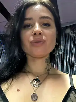 KikiXRed online show from 01-17-25, 06:54