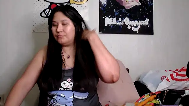 Snapshot of Cupcakecutie449 chatting on 03-06-25, 04:08 Cupcakecutie449 online show from 03-06-25, 04:08