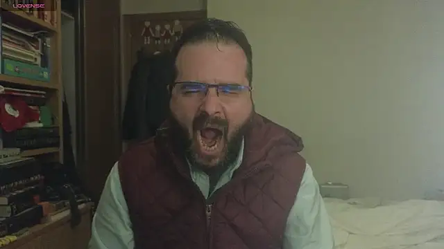 curiosillo83 online show from 03-05-25, 06:12