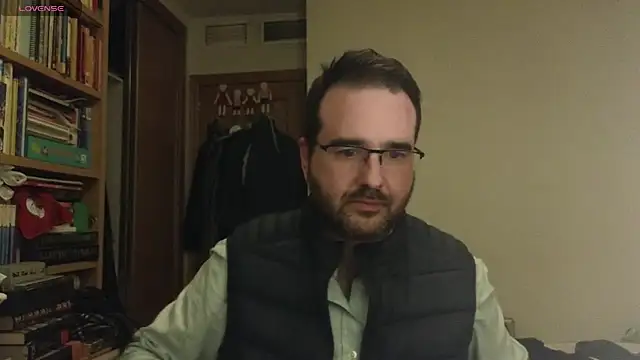 curiosillo83 online show from 03-10-25, 10:24