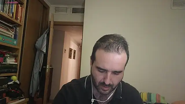 curiosillo83 online show from 09-12-25, 04:18