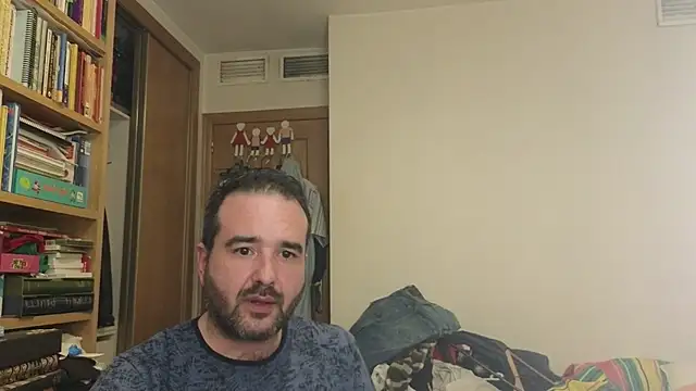 curiosillo83 online show from 10-19-25, 11:49