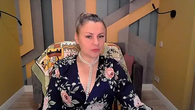 Snapshot of Candy_Long chatting on 10-14-25, 05:30 Candy Long online show from 10-14-25, 05:30