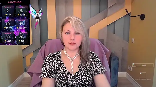 Snapshot of Candy_Long chatting on 11-01-25, 06:37 Candy Long online show from 11-01-25, 06:37