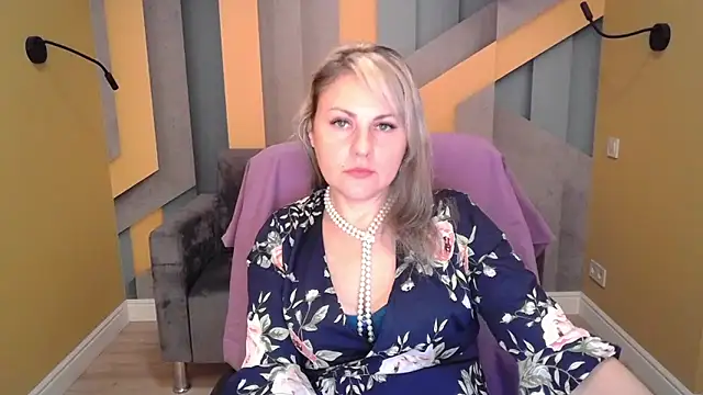 Snapshot of Candy_Long chatting on 11-07-25, 06:24 Candy Long online show from 11-07-25, 06:24