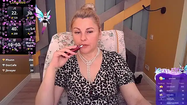 Snapshot of Candy_Long chatting on 05-22-26, 06:53 Candy Long online show from 05-22-26, 06:53
