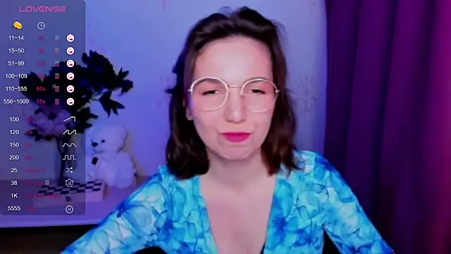 KindHazelHere  online show from 04-18-26, 07:58