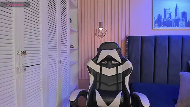 ashlye miller  online show from 11-14-25, 04:11