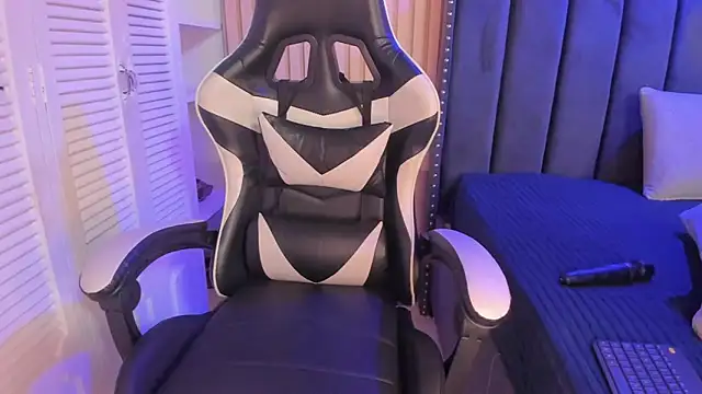 ashlye miller  online show from 03-31-26, 04:35