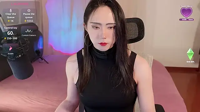 liliwang03 online show from 10-27-25, 01:04