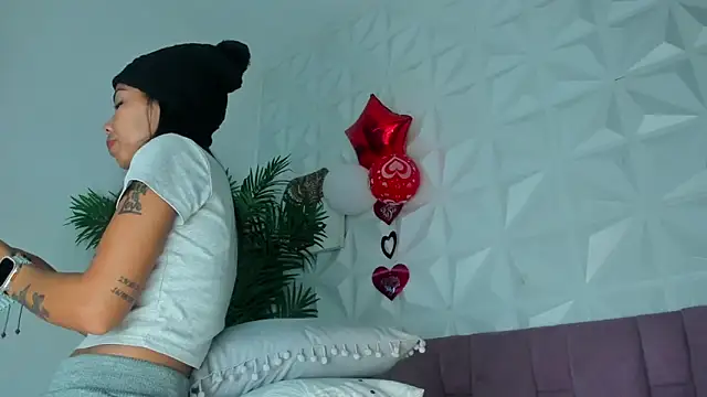 Hellen Sky online show from 02-17-26, 07:09