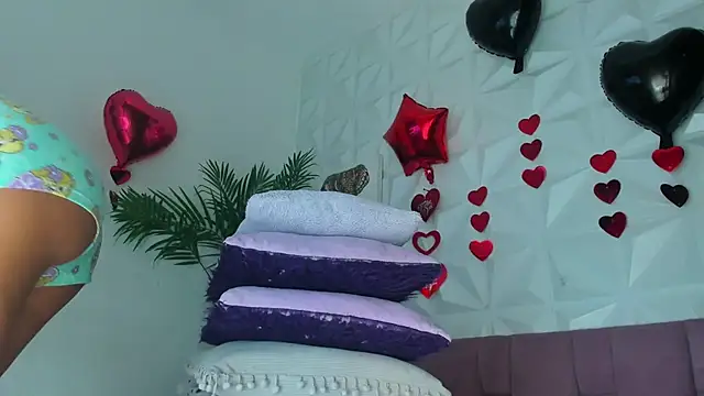 Hellen Sky online show from 04-21-26, 07:06