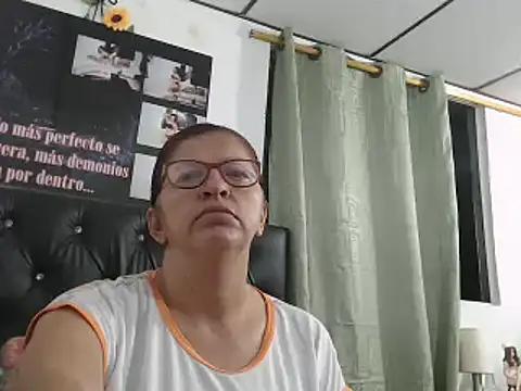 Snapshot of jellyfishhot chatting on 02-16-25, 03:04 jellyfishhot online show from 02-16-25, 03:04