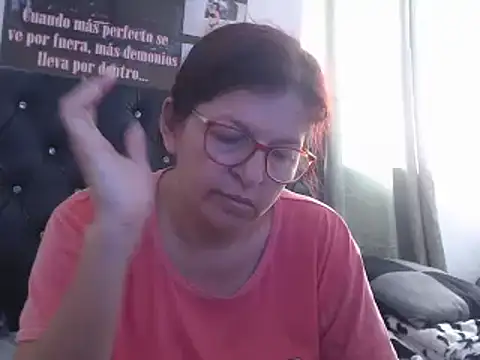 Snapshot of jellyfishhot chatting on 02-17-25, 04:48 jellyfishhot online show from 02-17-25, 04:48