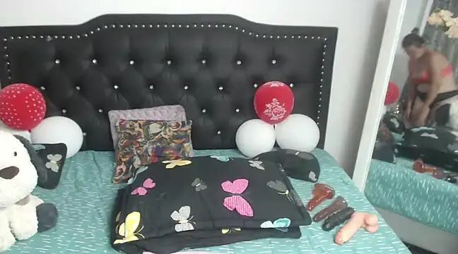 Snapshot of jellyfishhot chatting on 02-22-25, 01:33 jellyfishhot online show from 02-22-25, 01:33