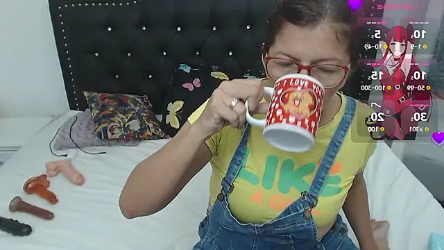 Snapshot of jellyfishhot chatting on 03-21-25, 12:07 jellyfishhot online show from 03-21-25, 12:07