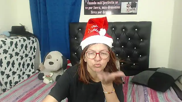 Snapshot of jellyfishhot chatting on 12-14-25, 02:17 jellyfishhot online show from 12-14-25, 02:17