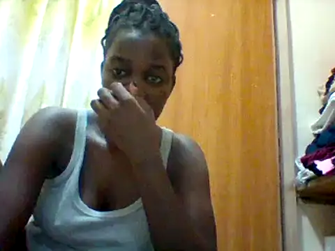 Snapshot of Alessandrajenna chatting on 03-19-25, 12:04 Alessandrajenna online show from 03-19-25, 12:04