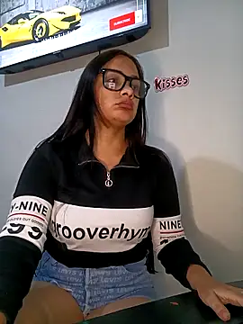 Snapshot of MEGAN_X0XX chatting on 11-13-25, 10:19 MEGAN X0XX online show from 11-13-25, 10:19