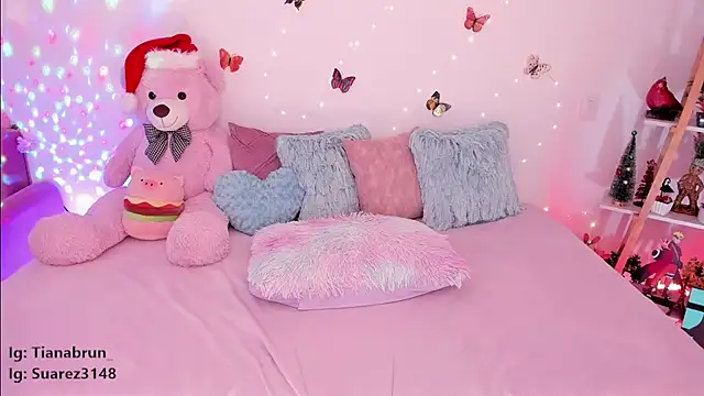 Zara uwu  online show from 12-29-24, 02:31