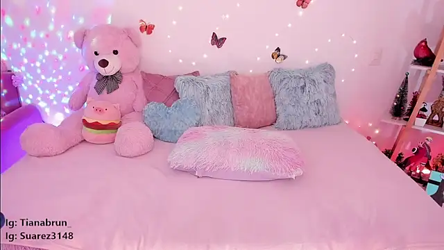 Zara uwu  online show from 02-17-25, 02:59