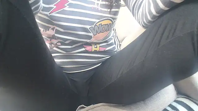 Snapshot of Web_Lady chatting on 02-19-25, 07:06 Web Lady online show from 02-19-25, 07:06