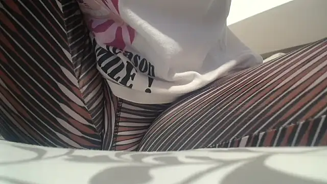 Snapshot of Web_Lady chatting on 10-11-25, 03:54 Web Lady online show from 10-11-25, 03:54