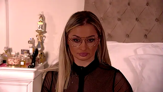 Denisse Perry online show from 09-29-25, 12:05