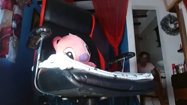 wendy rivera  online show from 11-15-25, 11:07