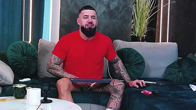 Snapshot of masterkingofmusclee chatting on 02-04-25, 06:57 masterkingofmusclee online show from 02-04-25, 06:57