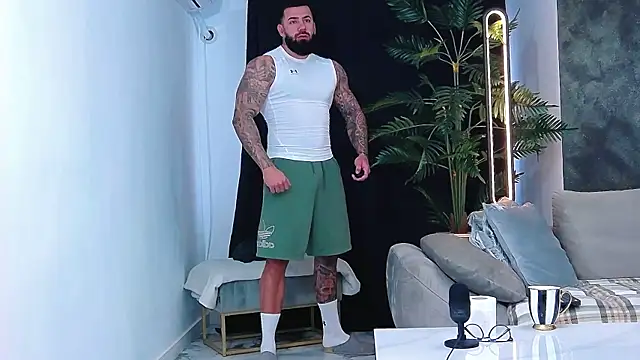 Snapshot of masterkingofmusclee chatting on 11-06-25, 08:04 masterkingofmusclee online show from 11-06-25, 08:04