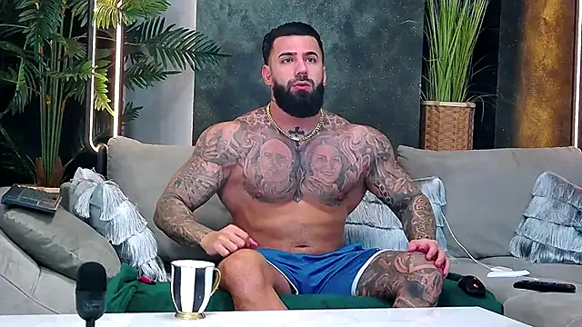 Snapshot of masterkingofmusclee chatting on 11-27-25, 09:50 masterkingofmusclee online show from 11-27-25, 09:50