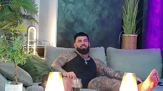 Snapshot of masterkingofmusclee chatting on 03-05-26, 09:22 masterkingofmusclee online show from 03-05-26, 09:22