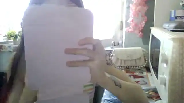 CarlyJoy online show from 06-11-26, 12:47