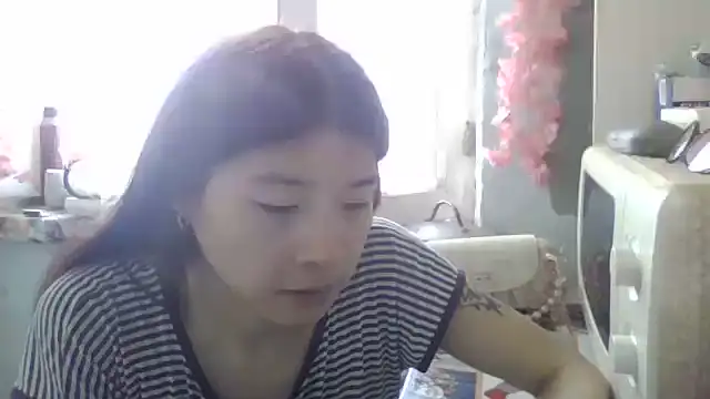 CarlyJoy online show from 06-24-26, 11:09