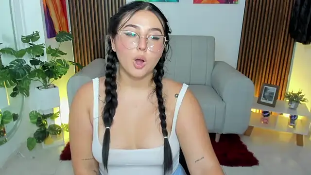 Snapshot of iraide_castro chatting on 02-11-25, 06:44 iraide castro online show from 02-11-25, 06:44