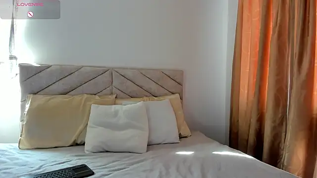 im amber online show from 12-20-24, 01:11