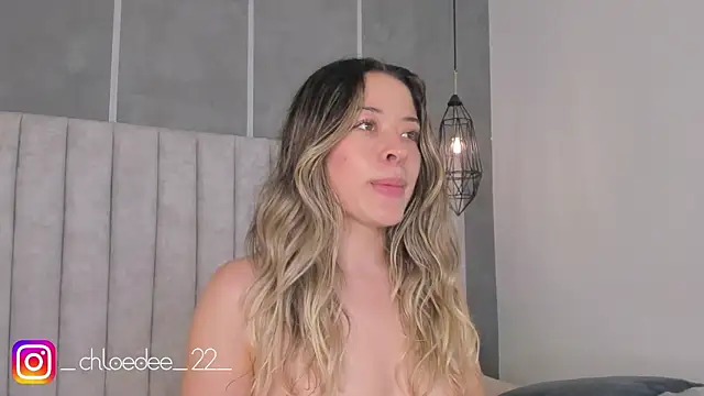 chloe d online show from 02-11-25, 06:01