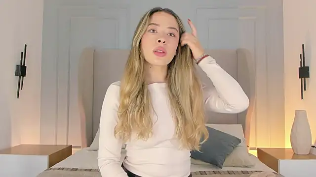 chloe d online show from 04-19-26, 02:49