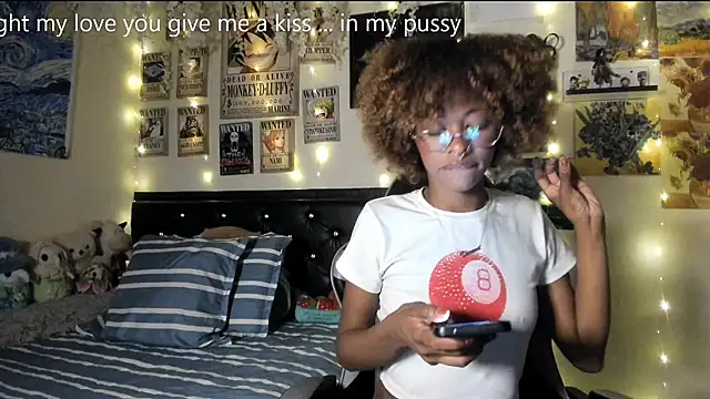 Snapshot of Cristal_Jonas@xh chatting on 12-20-25, 02:40 Cristal Jonasxh online show from 12-20-25, 02:40