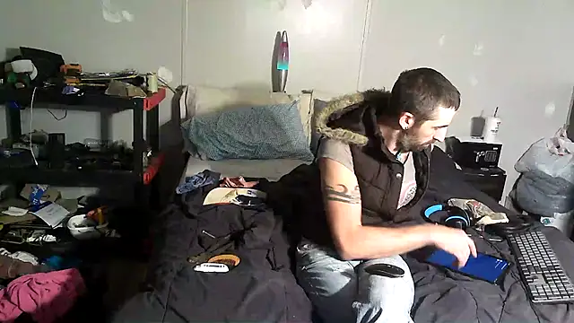 Bi curious86 online show from 11-03-25, 04:47