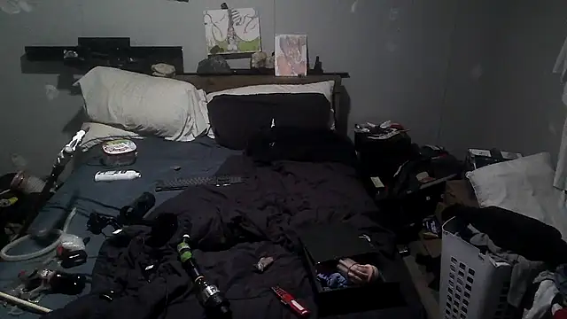 Bi curious86 online show from 04-17-26, 11:46