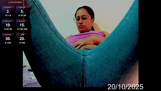 Snapshot of lady_hana28 chatting on 10-20-25, 12:05 lady hana28 online show from 10-20-25, 12:05