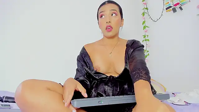 SamanthaJonson1 online show from 03-19-25, 04:13