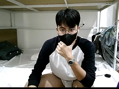 Gwencloudy online show from 10-15-25, 01:55